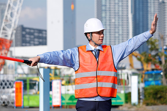 写真：工事現場の警備員